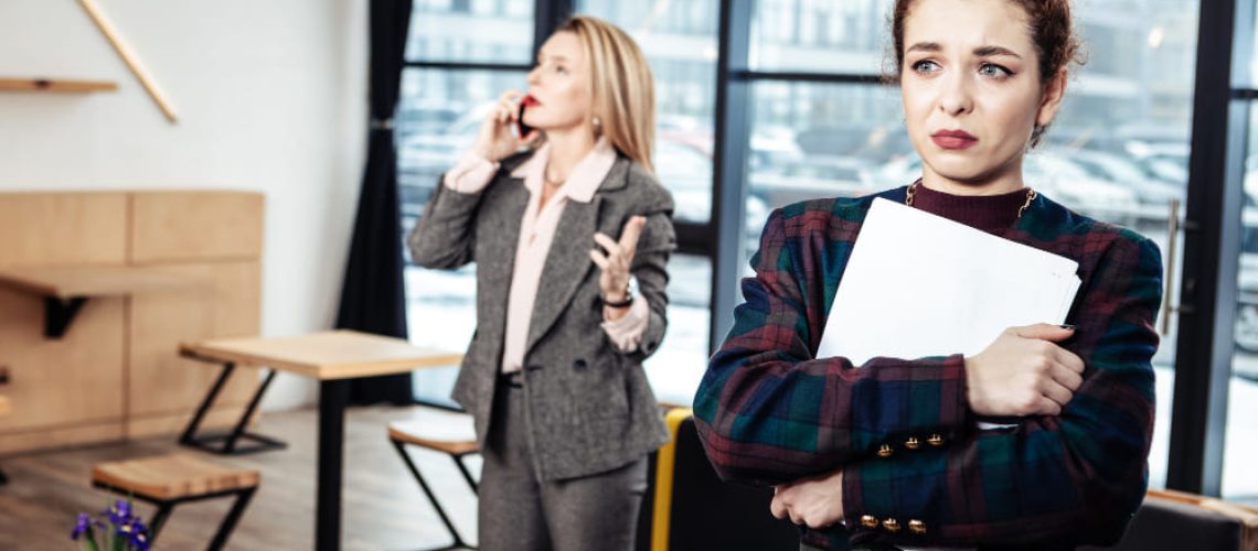 42612 Trabajadora amonestada